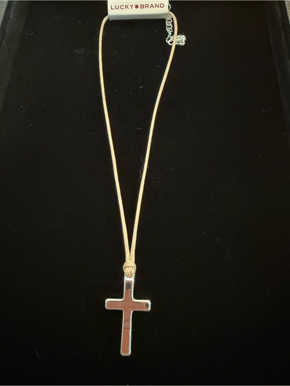 NWT Lucky Brand Cross Pendant Choker Necklace Tan Cord Silver Tone - Picture 1 of 4